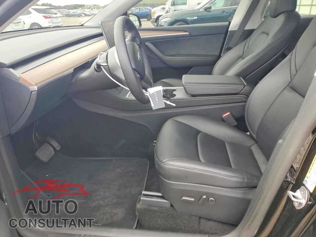 TESLA MODEL Y 2024 - 7SAYGAEE4RF009102