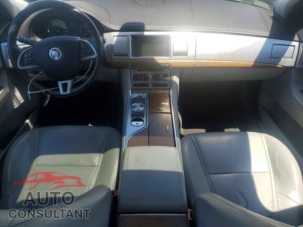 JAGUAR XF 2013 - SAJWA0ES9DPS99598