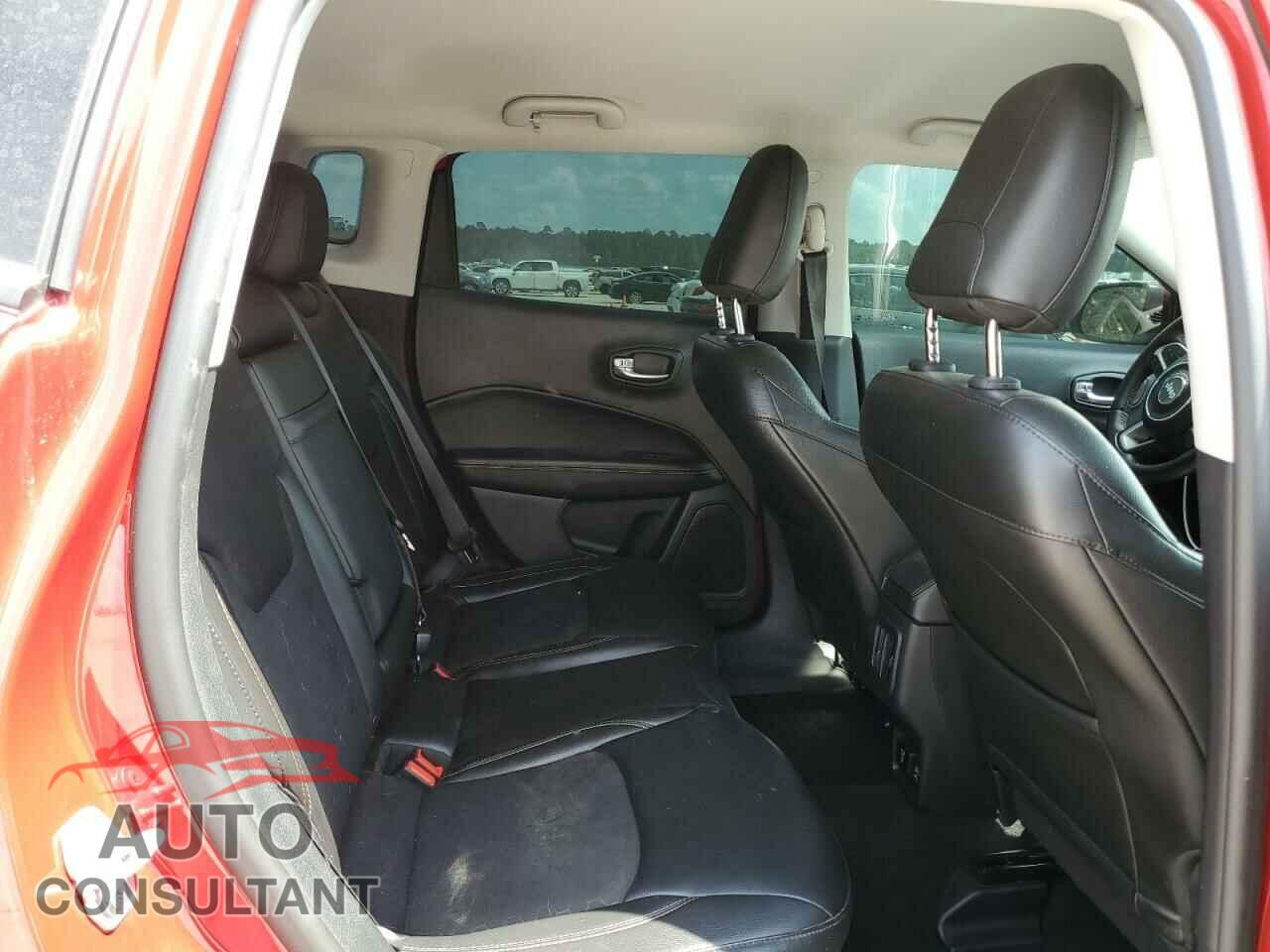 JEEP COMPASS 2018 - 3C4NJDBB8JT349405