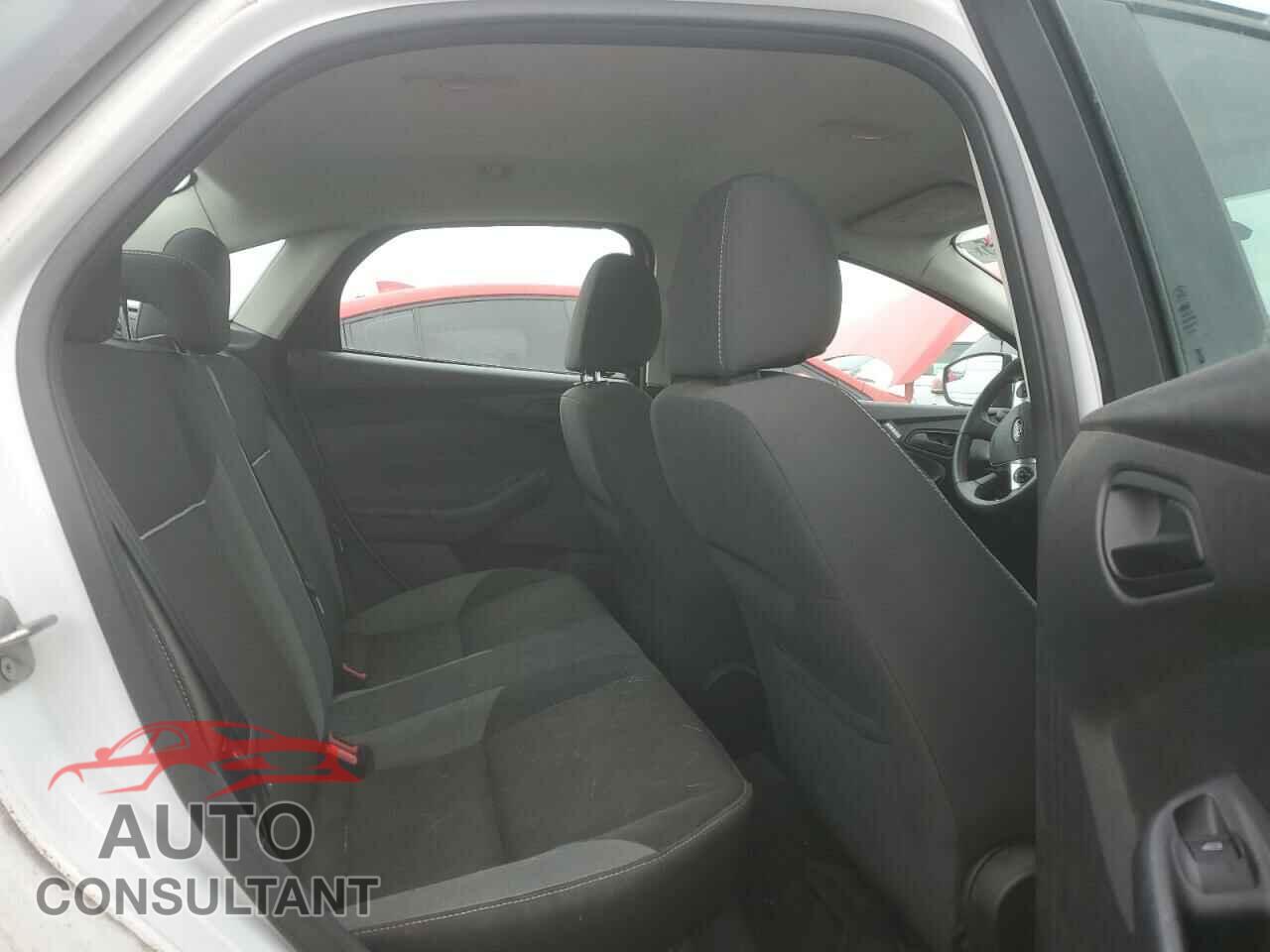 FORD FOCUS 2012 - 1FAHP3F28CL399774