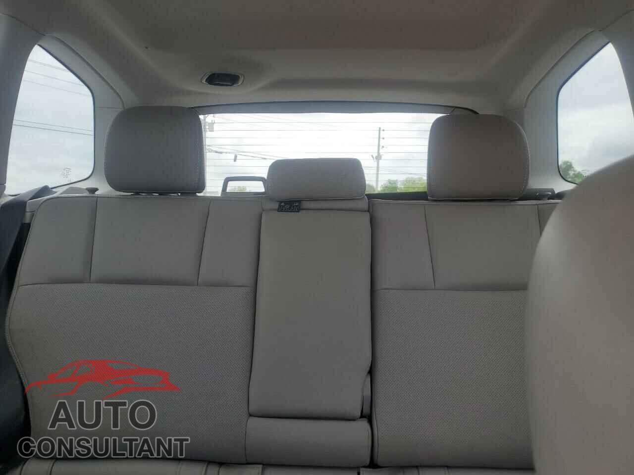 SUBARU FORESTER 2018 - JF2SJAJC5JH437324