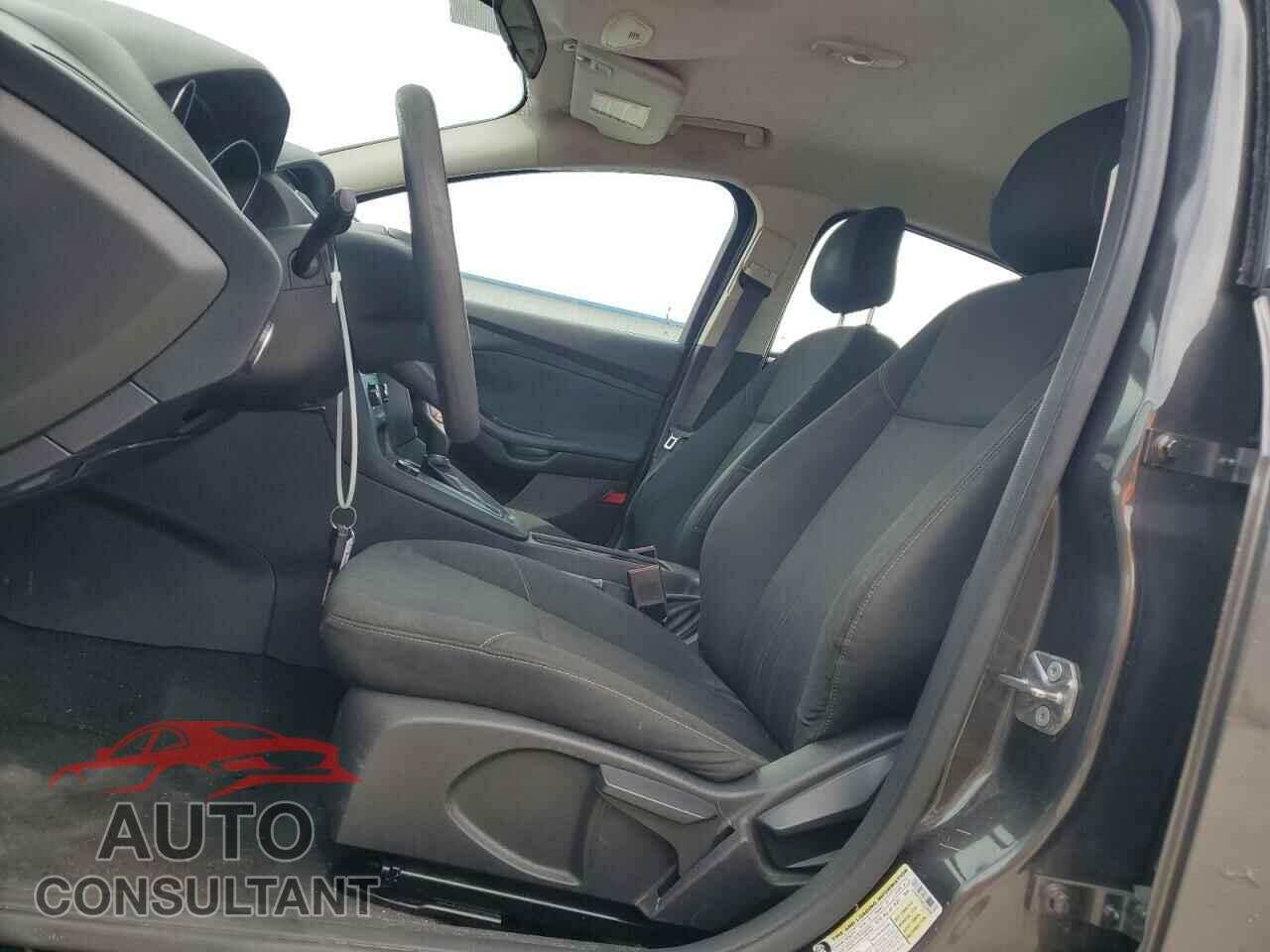 FORD FOCUS 2015 - 1FADP3E28FL239088