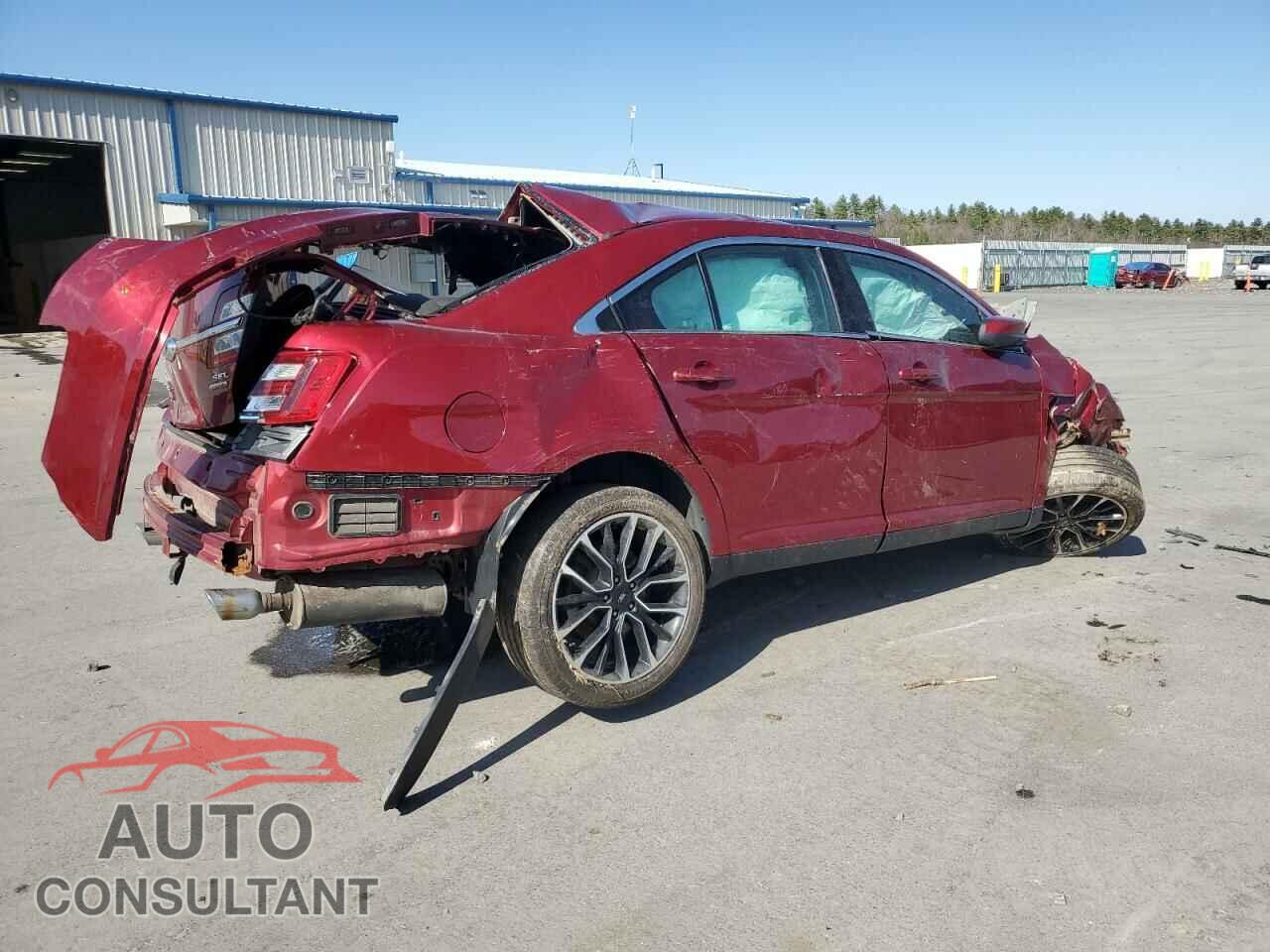 FORD TAURUS 2018 - 1FAHP2E84JG134243