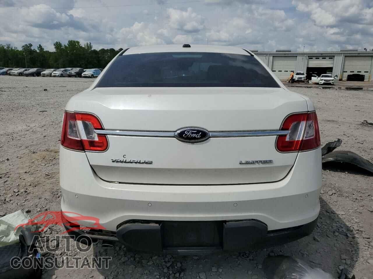 FORD TAURUS 2010 - 1FAHP2FW7AG101654