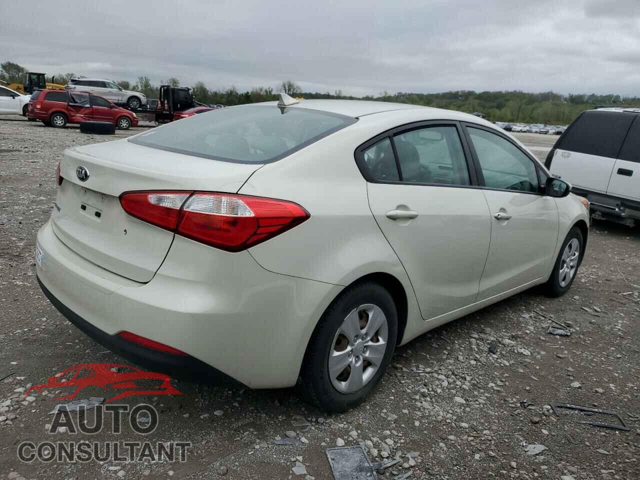 KIA FORTE 2015 - KNAFK4A67F5323632