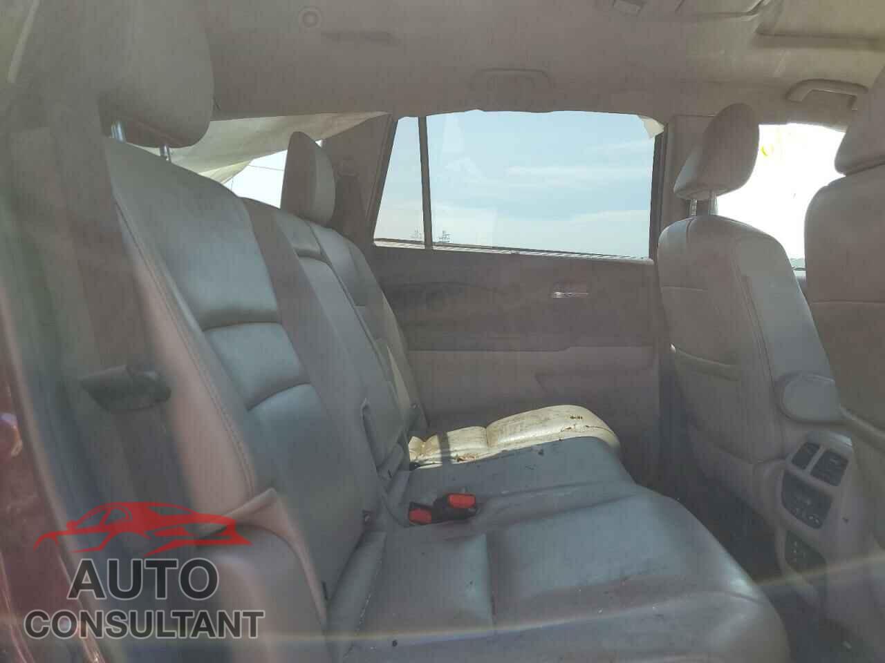 HONDA PILOT 2016 - 5FNYF5H92GB051240