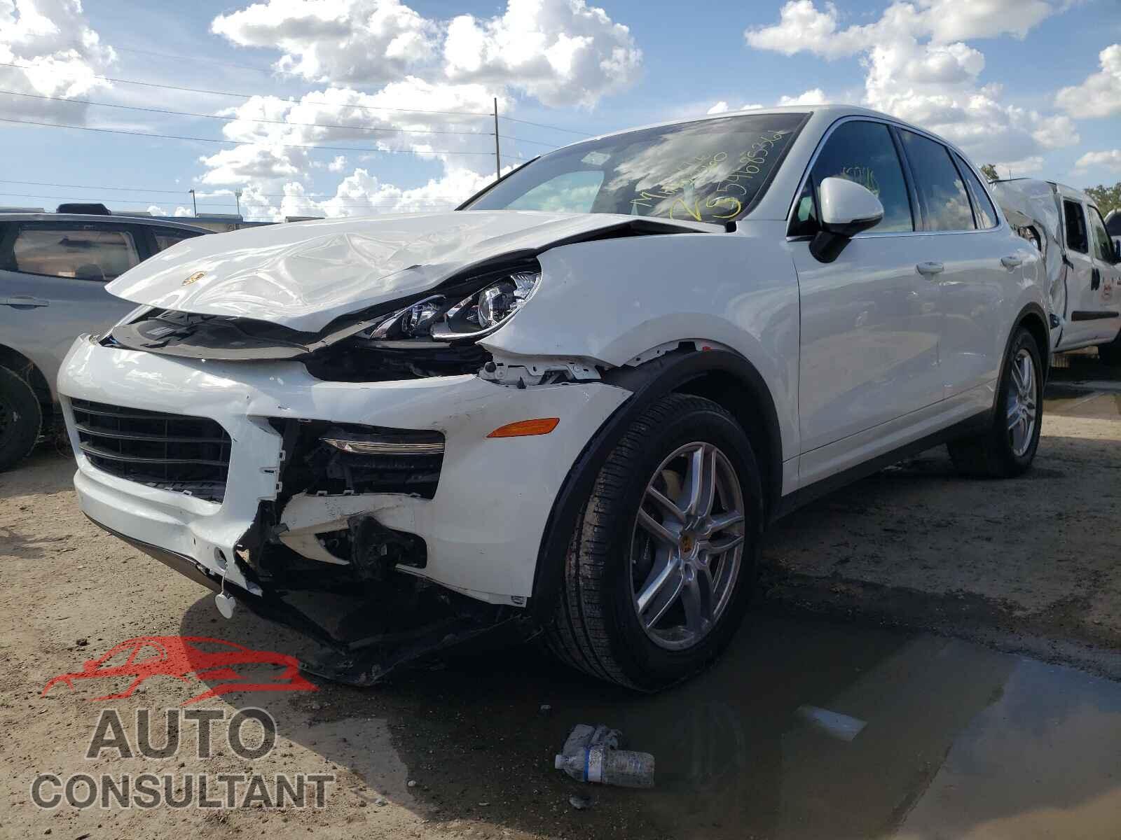 PORSCHE CAYENNE 2016 - WP1AA2A26GKA09571
