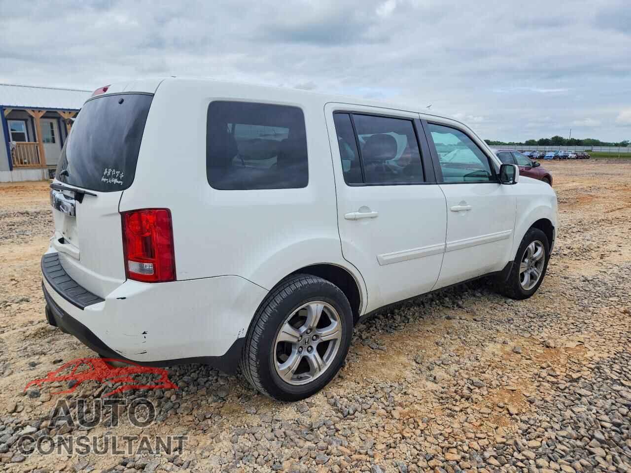 HONDA PILOT 2013 - 5FNYF3H44DB040826