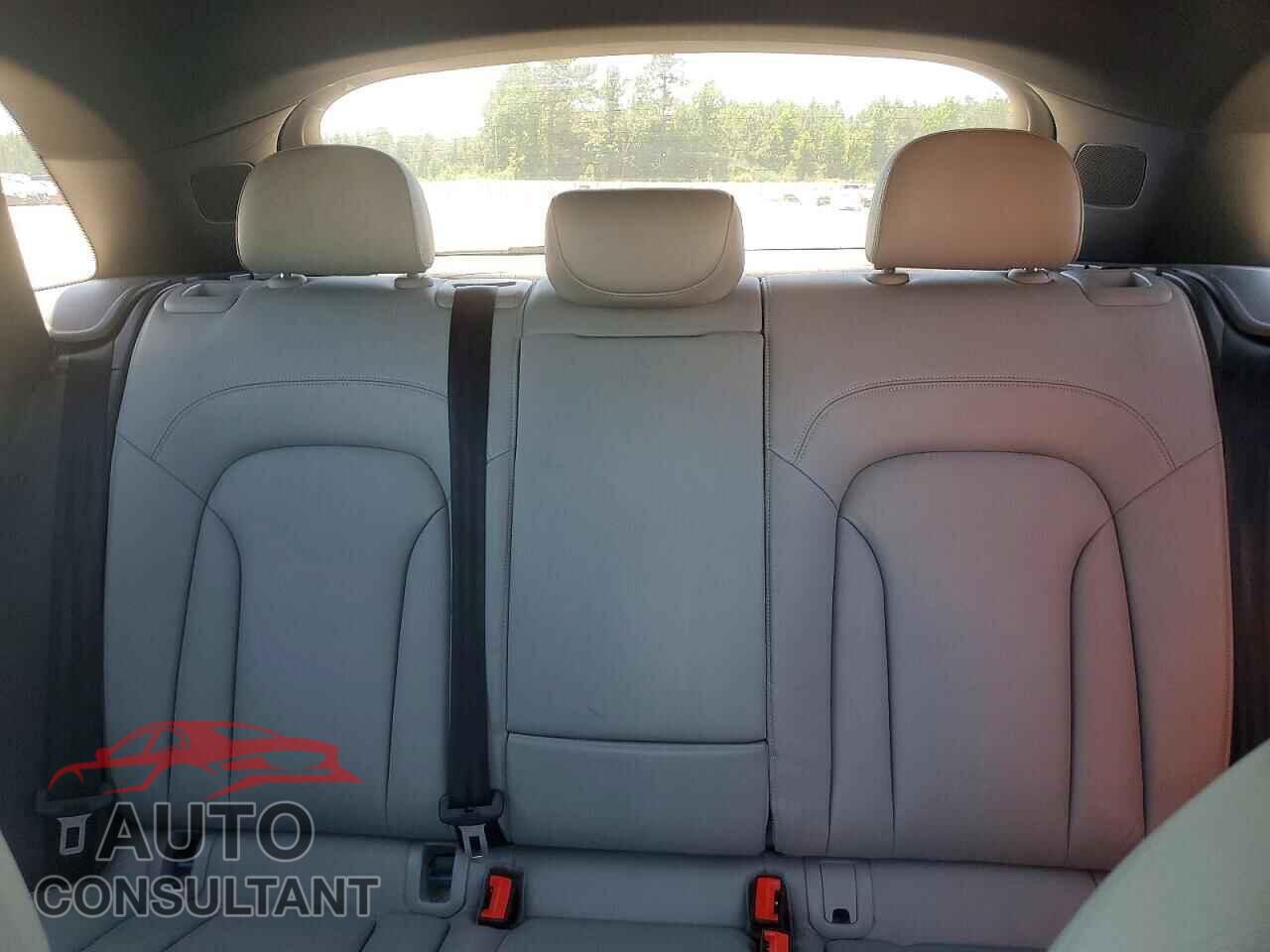 AUDI Q3 2016 - WA1GFCFS0GR008476