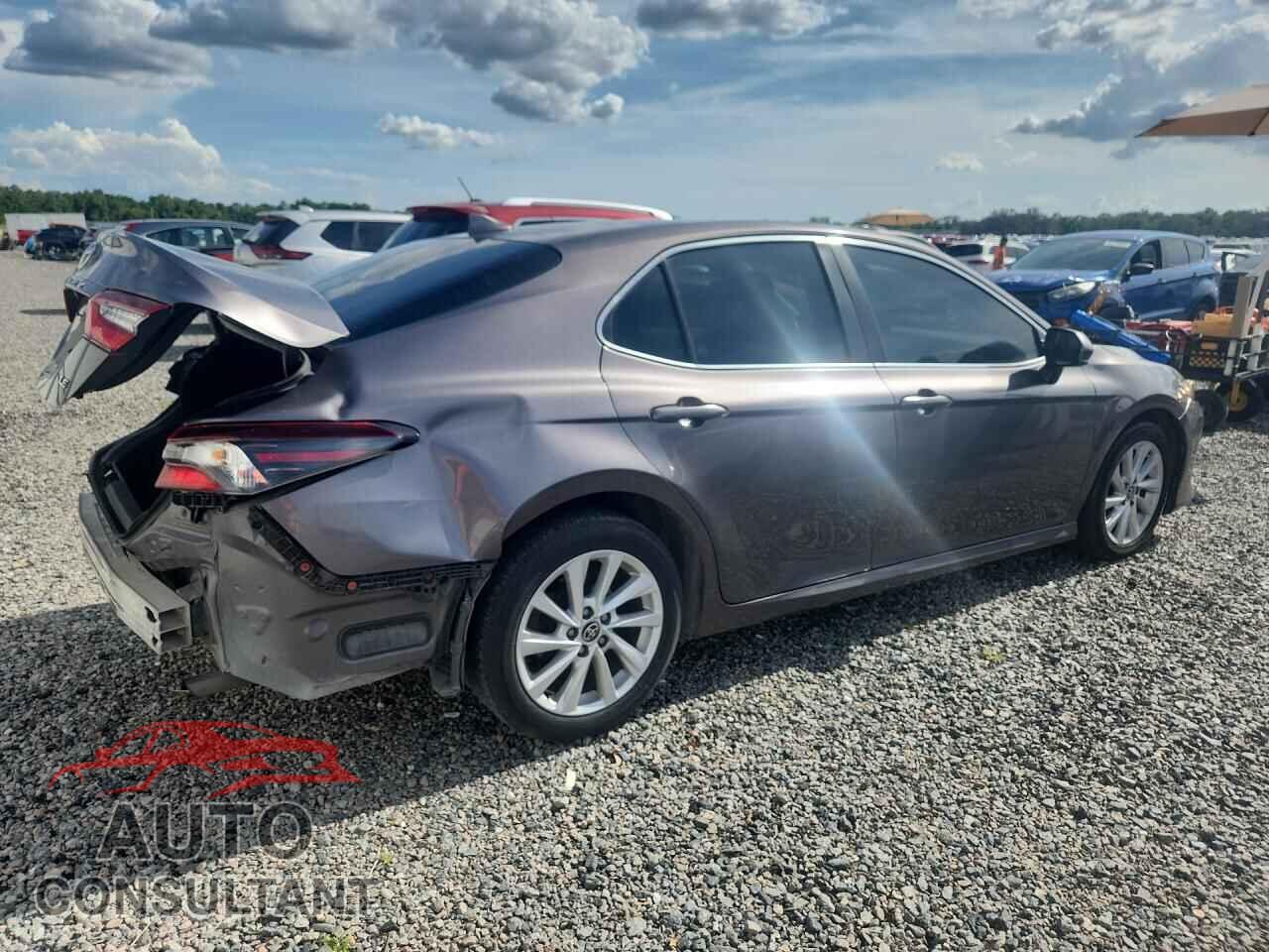 TOYOTA CAMRY 2022 - 4T1C11AK2NU633403