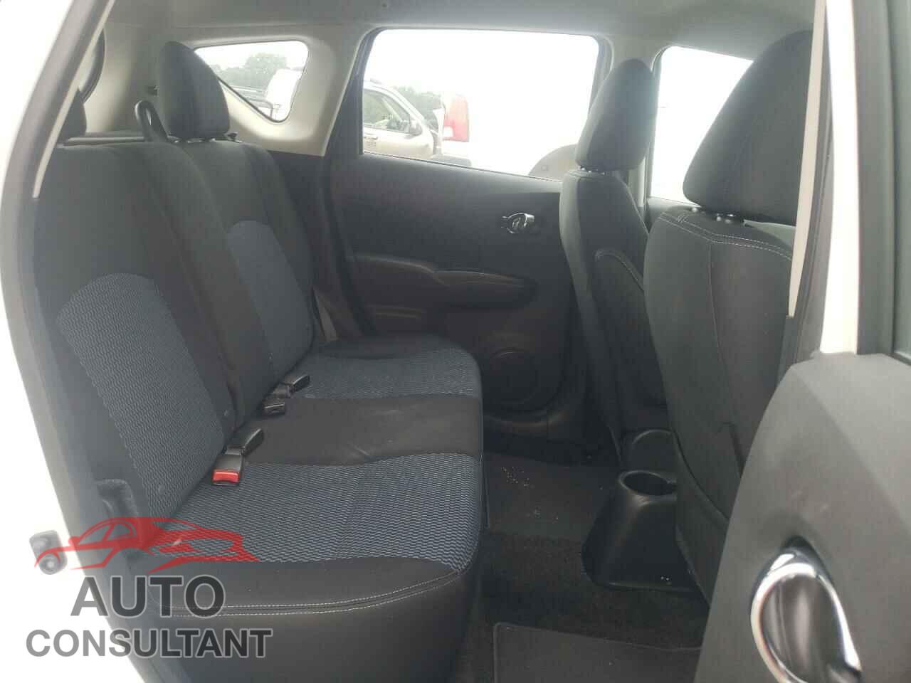 NISSAN VERSA 2018 - 3N1CE2CP1JL361229