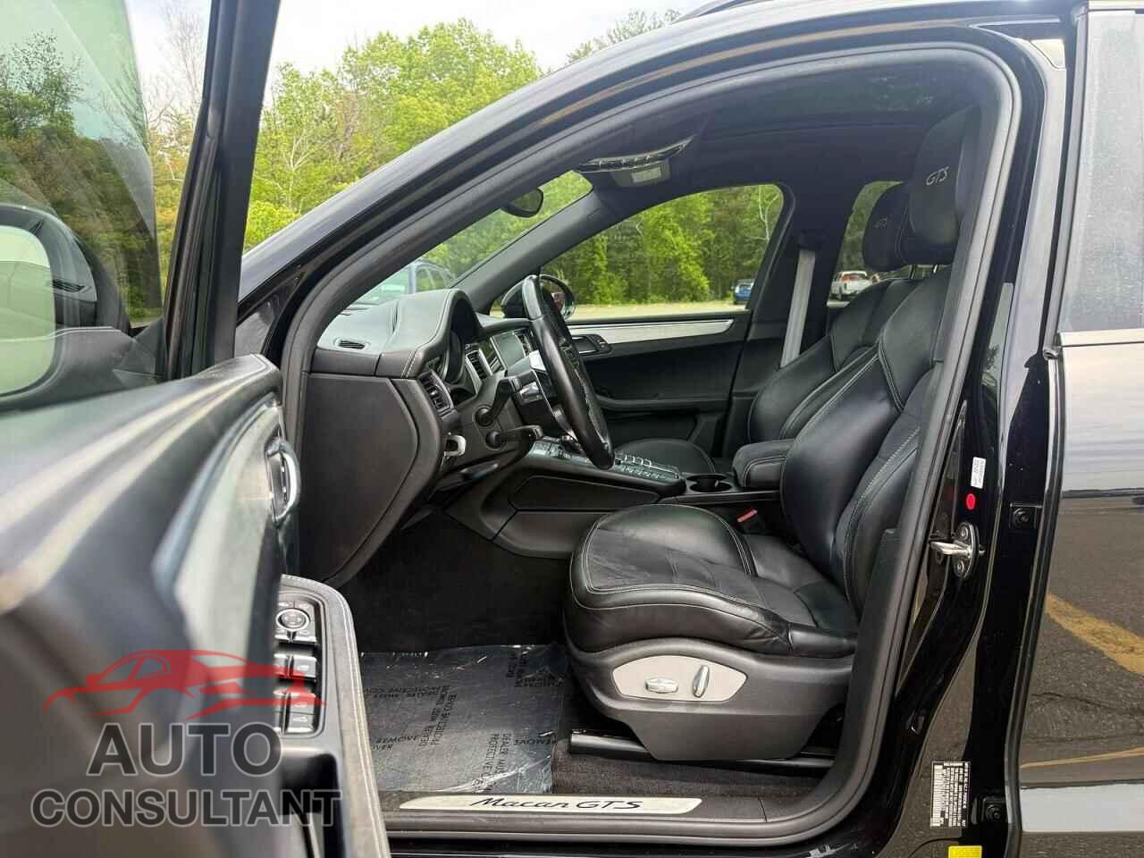 PORSCHE MACAN 2017 - WP1AG2A51HLB56322