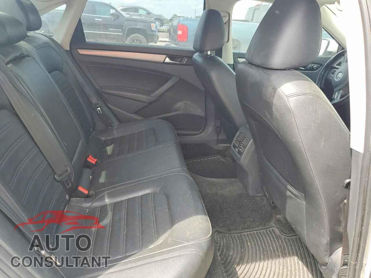 VOLKSWAGEN PASSAT 2015 - 1VWBS7A3XFC032981