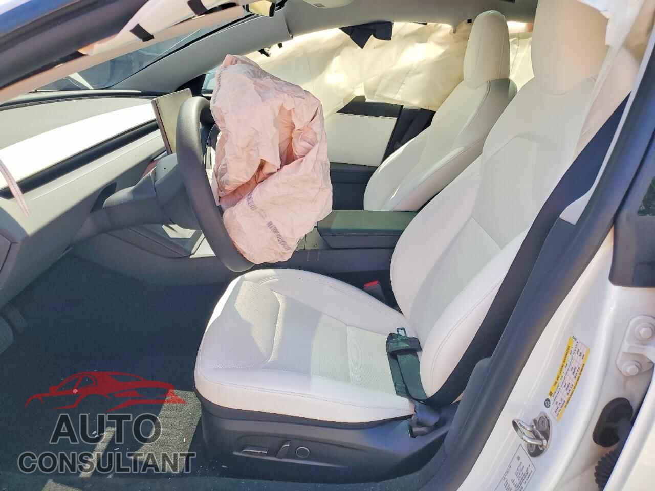 TESLA MODEL 3 2024 - 5YJ3E1EBXRF834760