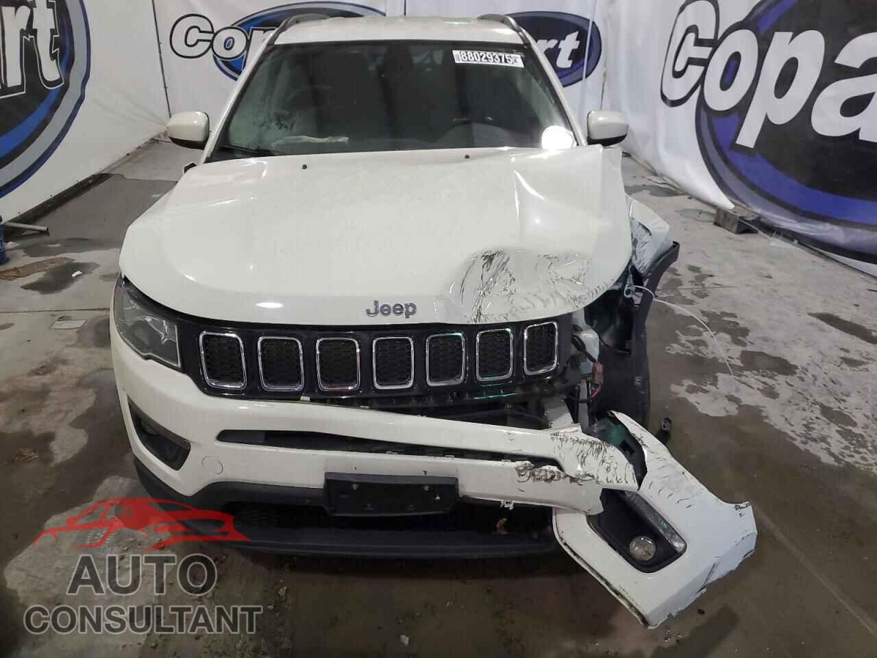 JEEP COMPASS 2018 - 3C4NJDBB4JT418445