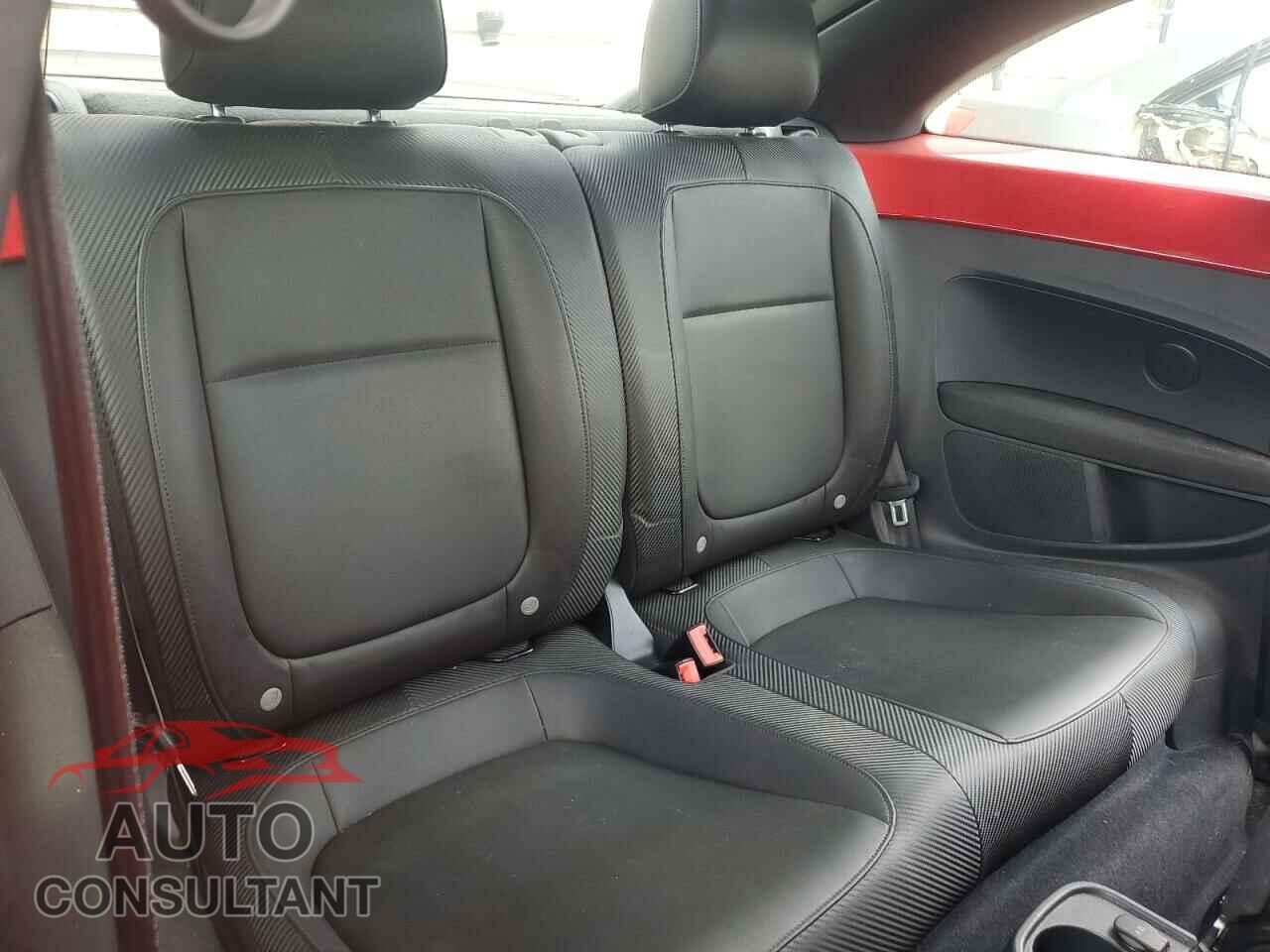 VOLKSWAGEN BEETLE 2016 - 3VWJ17ATXGM634603
