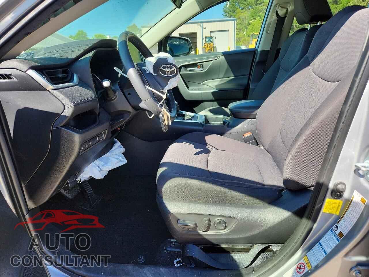 TOYOTA RAV4 2019 - JTMP1RFV4KD512052