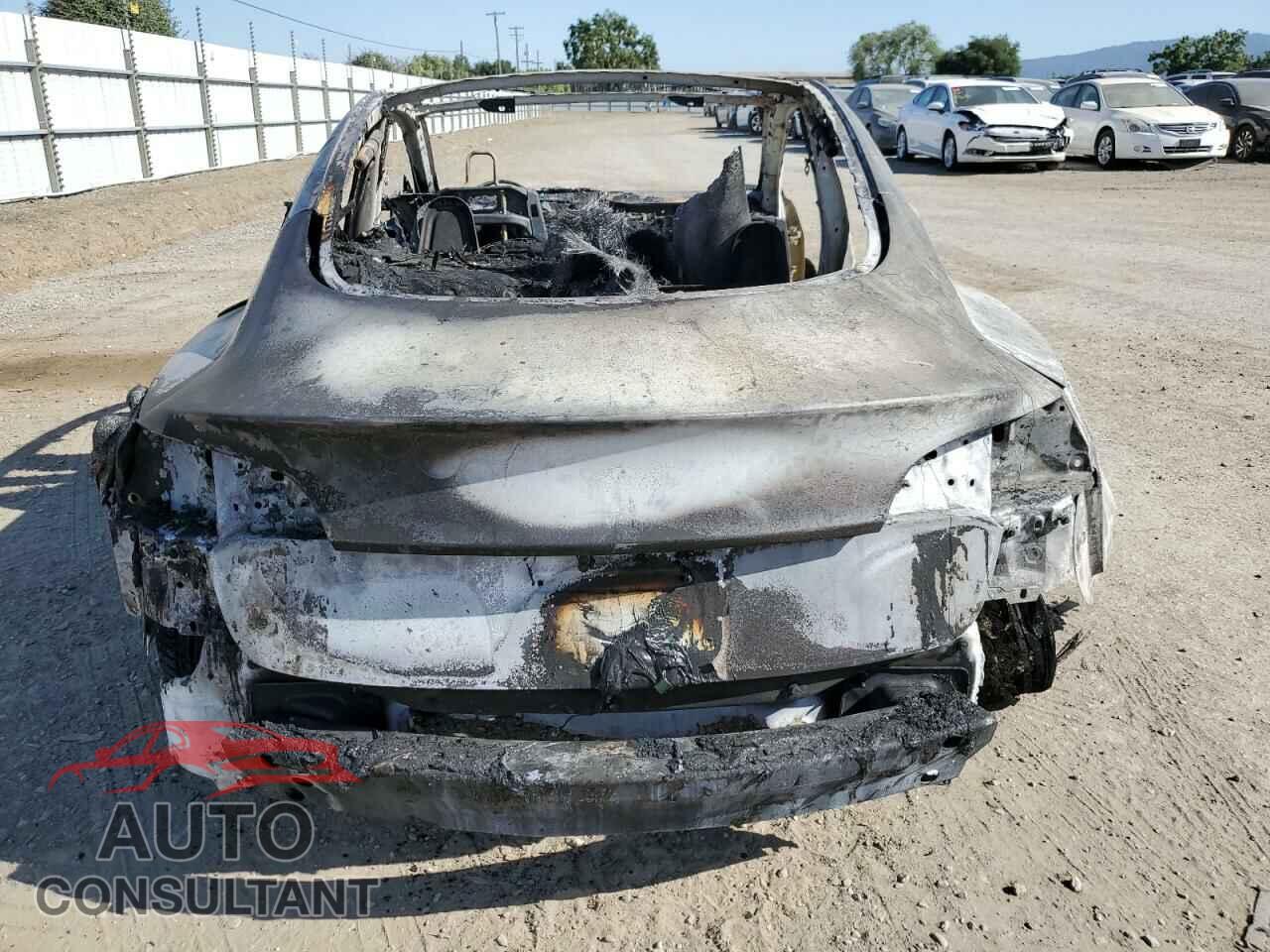 TESLA MODEL 3 2021 - 5YJ3E1EA3MF076082