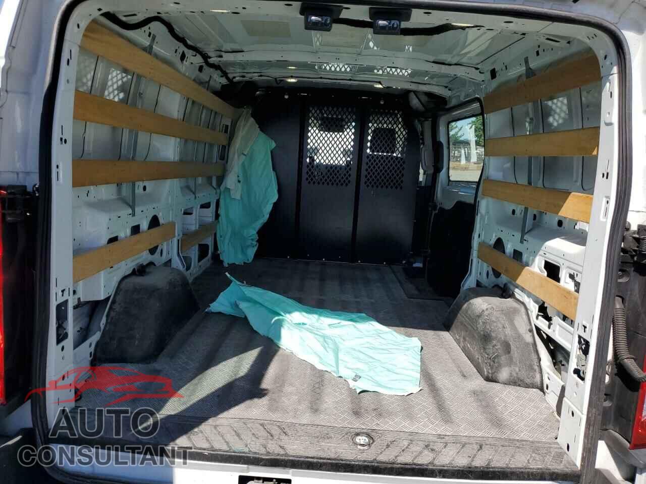 FORD TRANSIT 2017 - 1FTYR1YM4HKB10944