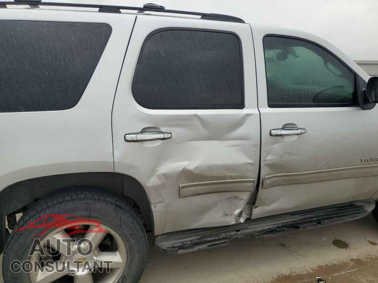 CHEVROLET TAHOE 2013 - 1GNSCAE05DR252687