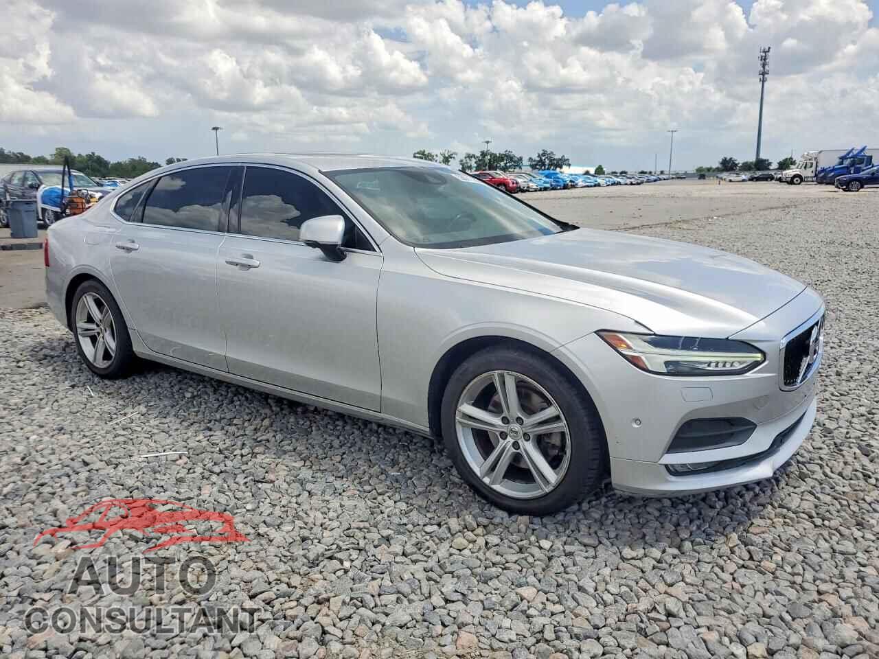 VOLVO S90 2018 - LVY982MK6JP016406