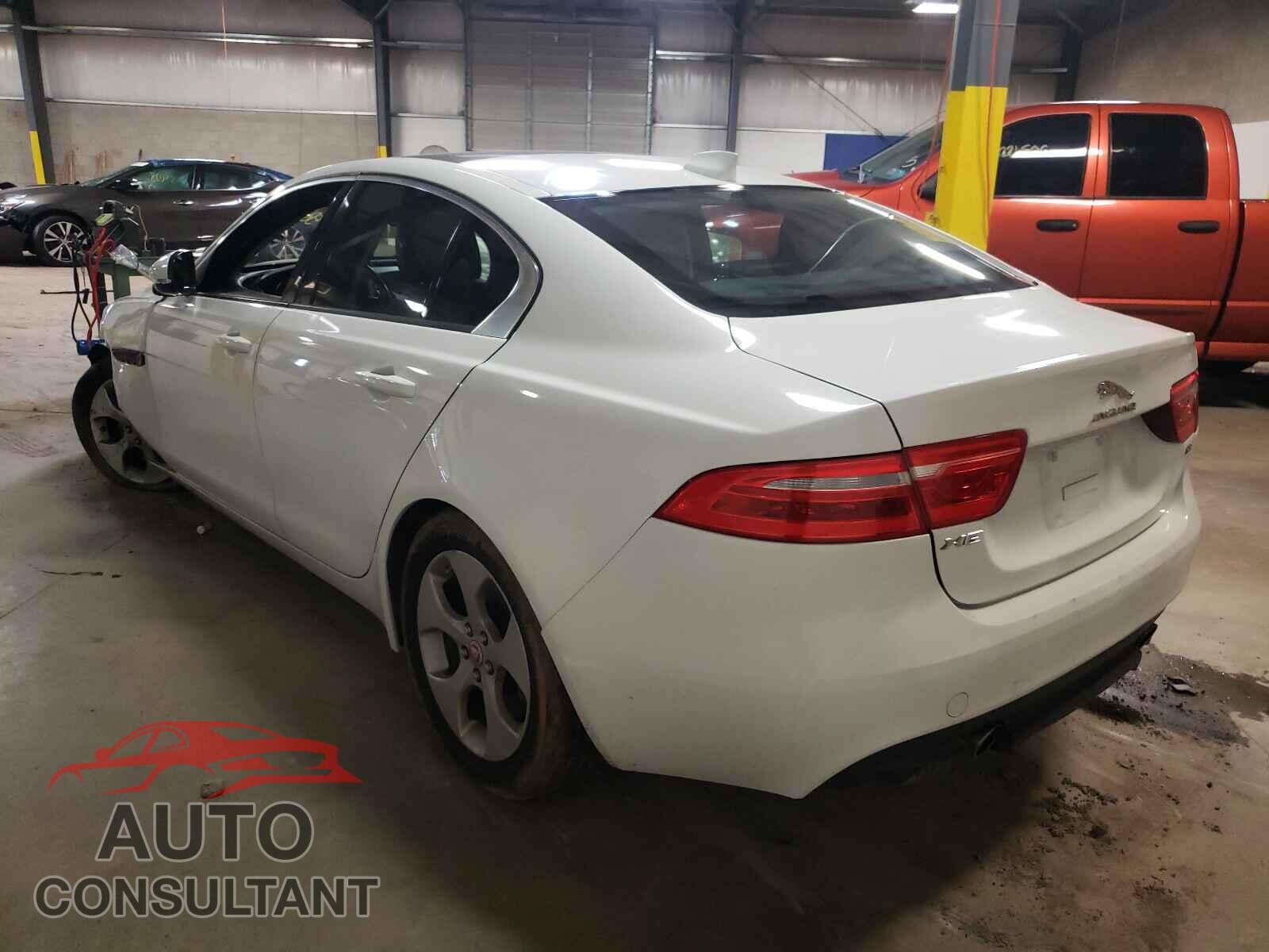 JAGUAR XE 2017 - SAJAR4BG1HA976162