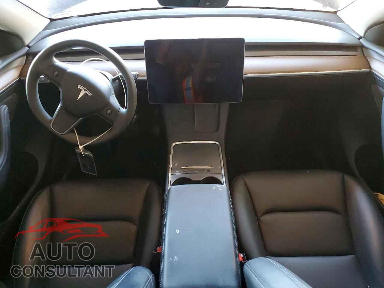 TESLA MODEL Y 2024 - 7SAYGDEE4RF168686