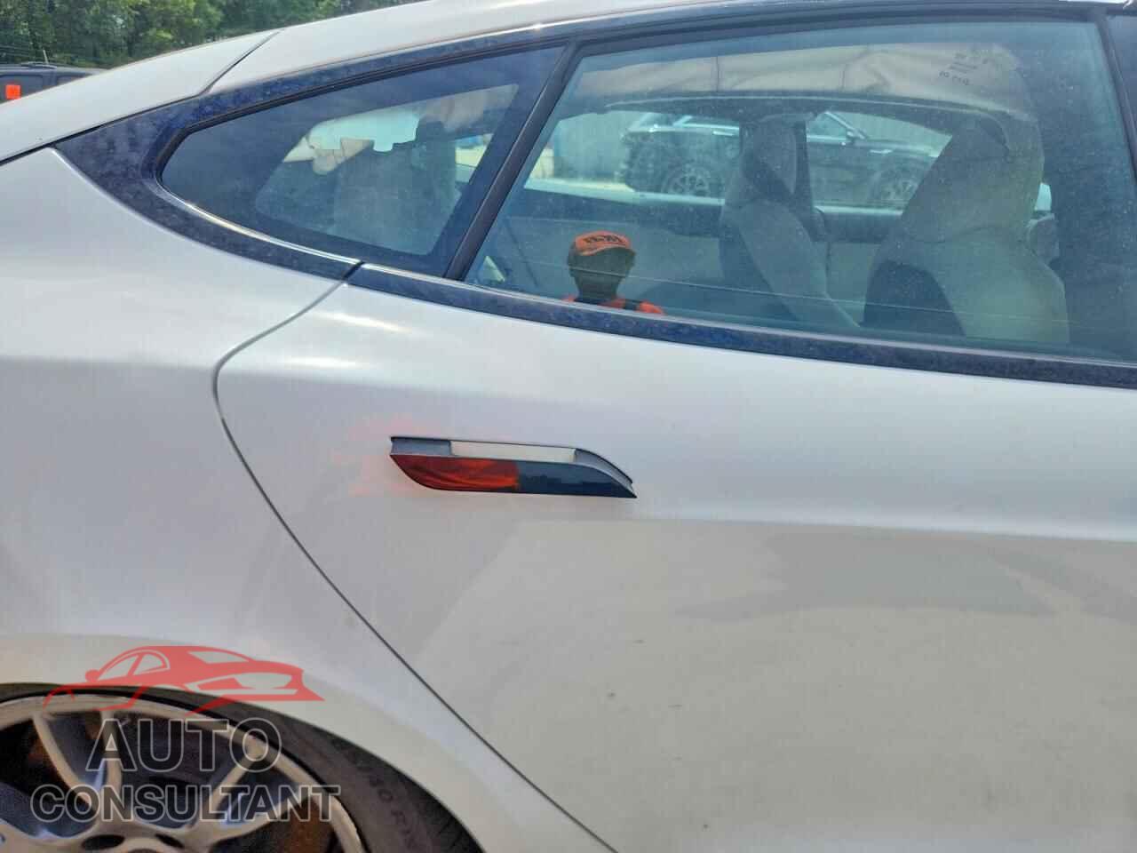 TESLA MODEL S 2022 - 5YJSA1E56NF489920