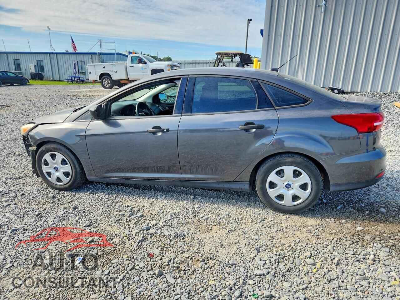 FORD FOCUS 2017 - 1FADP3E21HL322445