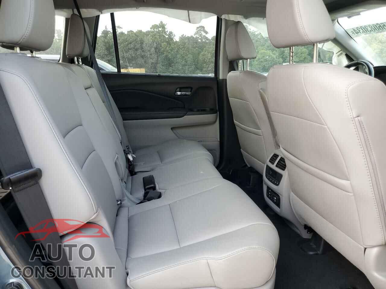 HONDA PILOT 2018 - 5FNYF6H95JB023087
