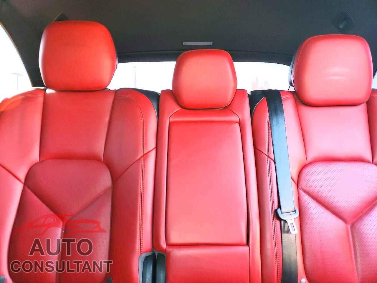 PORSCHE CAYENNE 2016 - WP1AA2A22GLA09741
