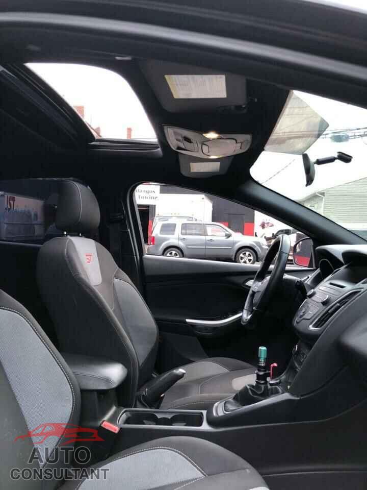 FORD FOCUS 2016 - 1FADP3L94GL324219