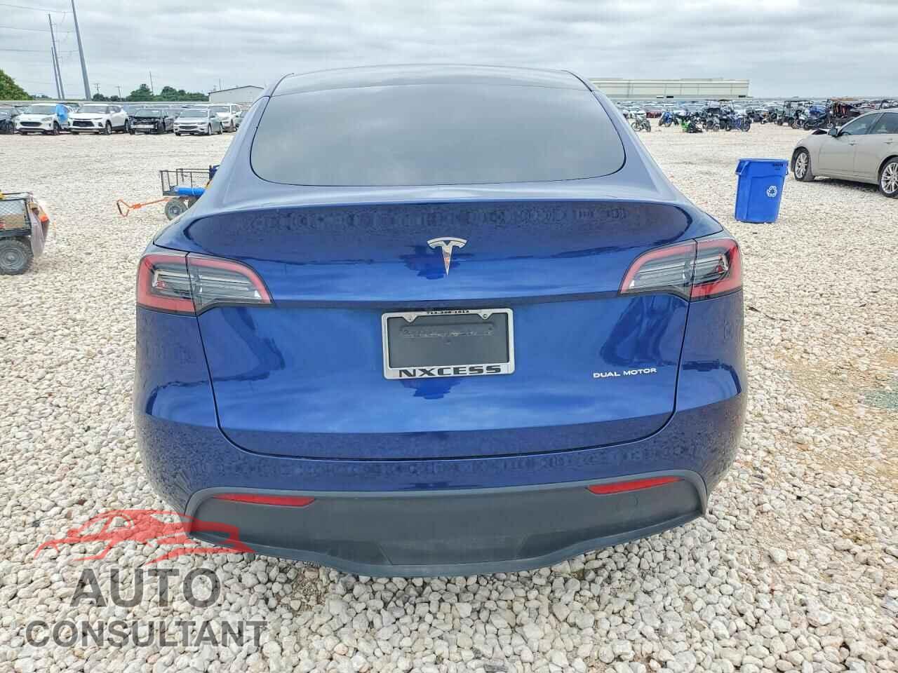 TESLA MODEL Y 2023 - 7SAYGAEEXPF647190