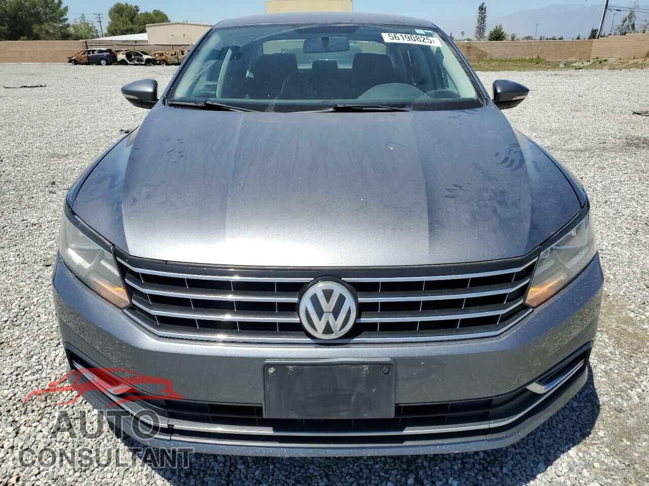 VOLKSWAGEN PASSAT 2017 - 1VWAT7A34HC016349