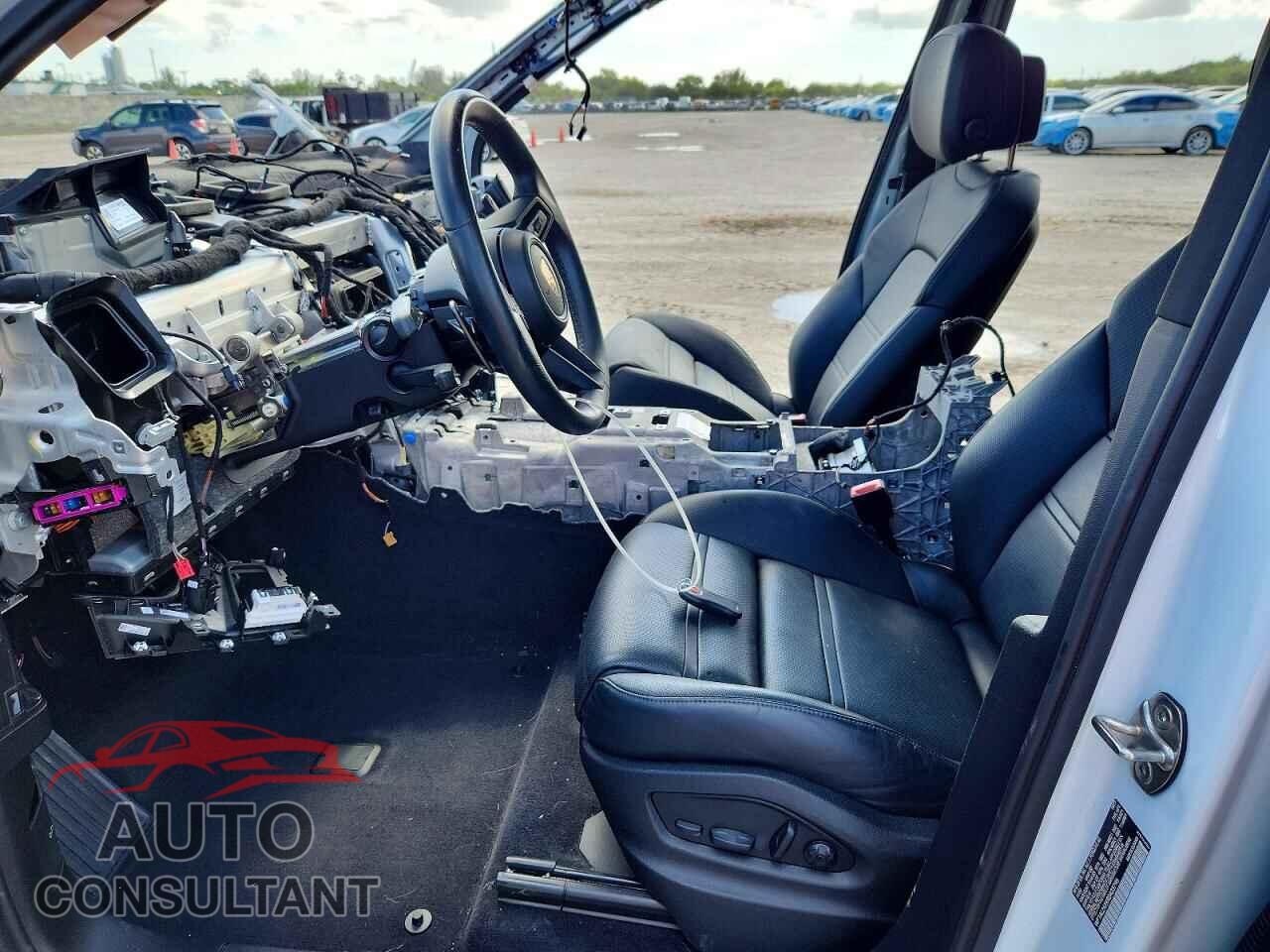 PORSCHE CAYENNE 2024 - WP1AL2AYXRDA33796