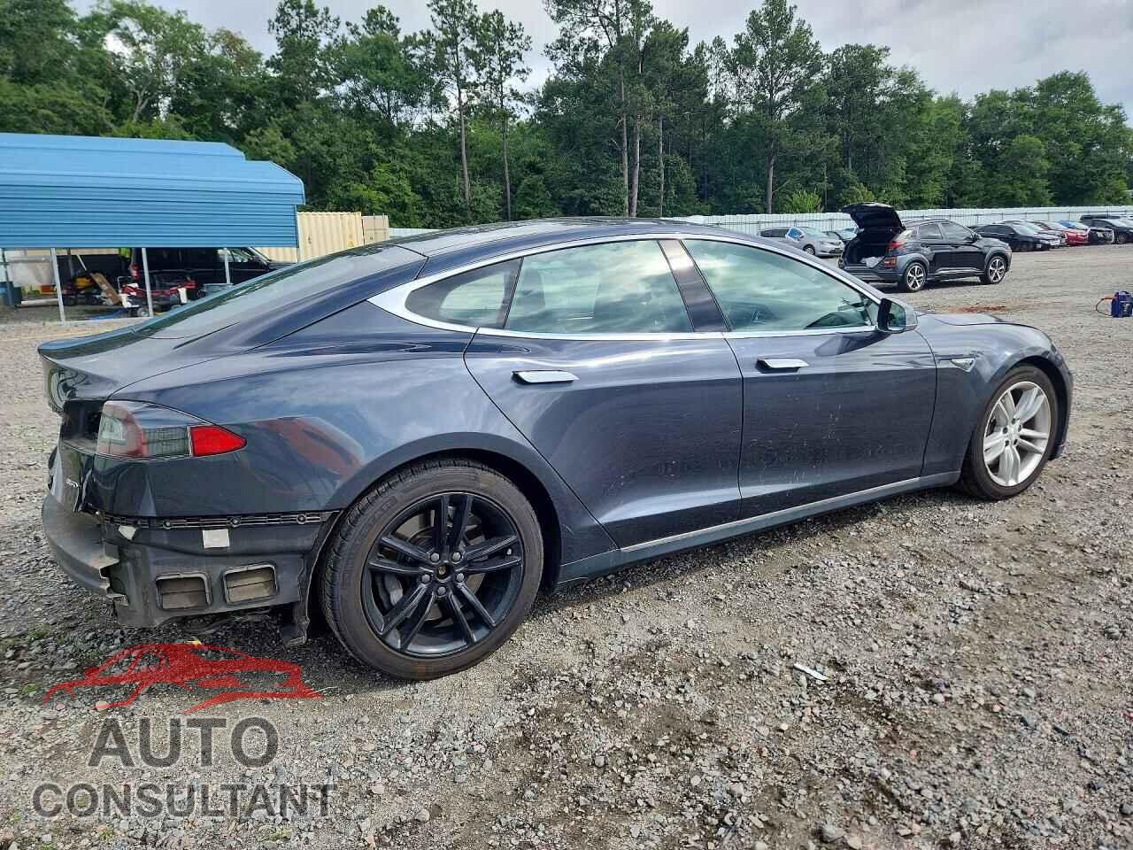 TESLA MODEL S 2015 - 5YJSA1E28FF111217
