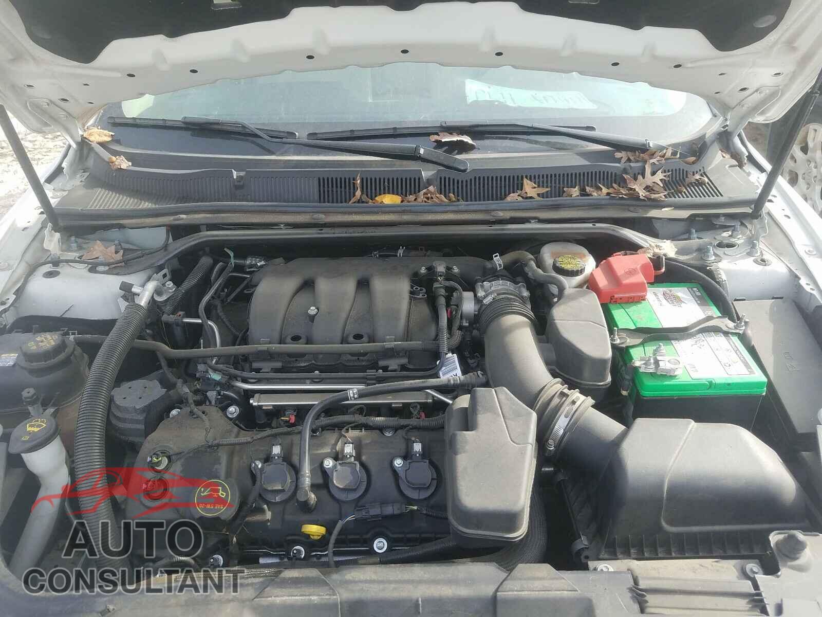 FORD TAURUS 2018 - 1FAHP2E84JG136719