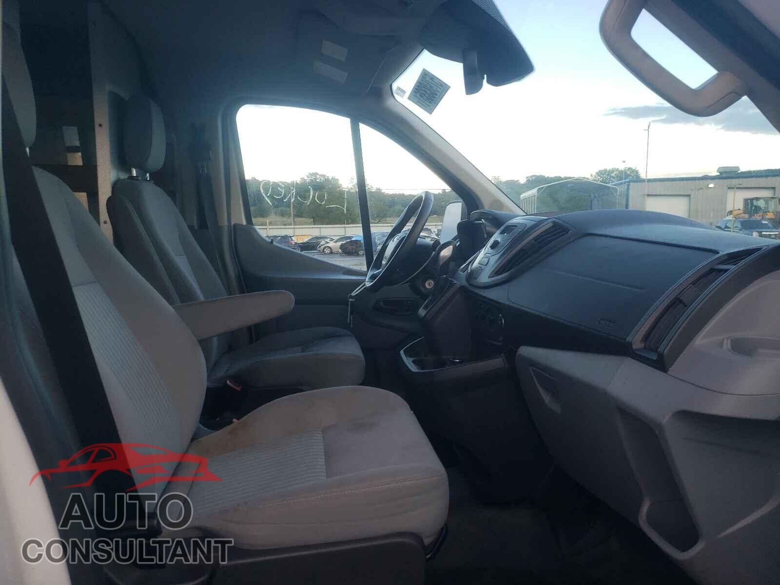 FORD TRANSIT CO 2016 - 1FTYR1ZMXGKB20004