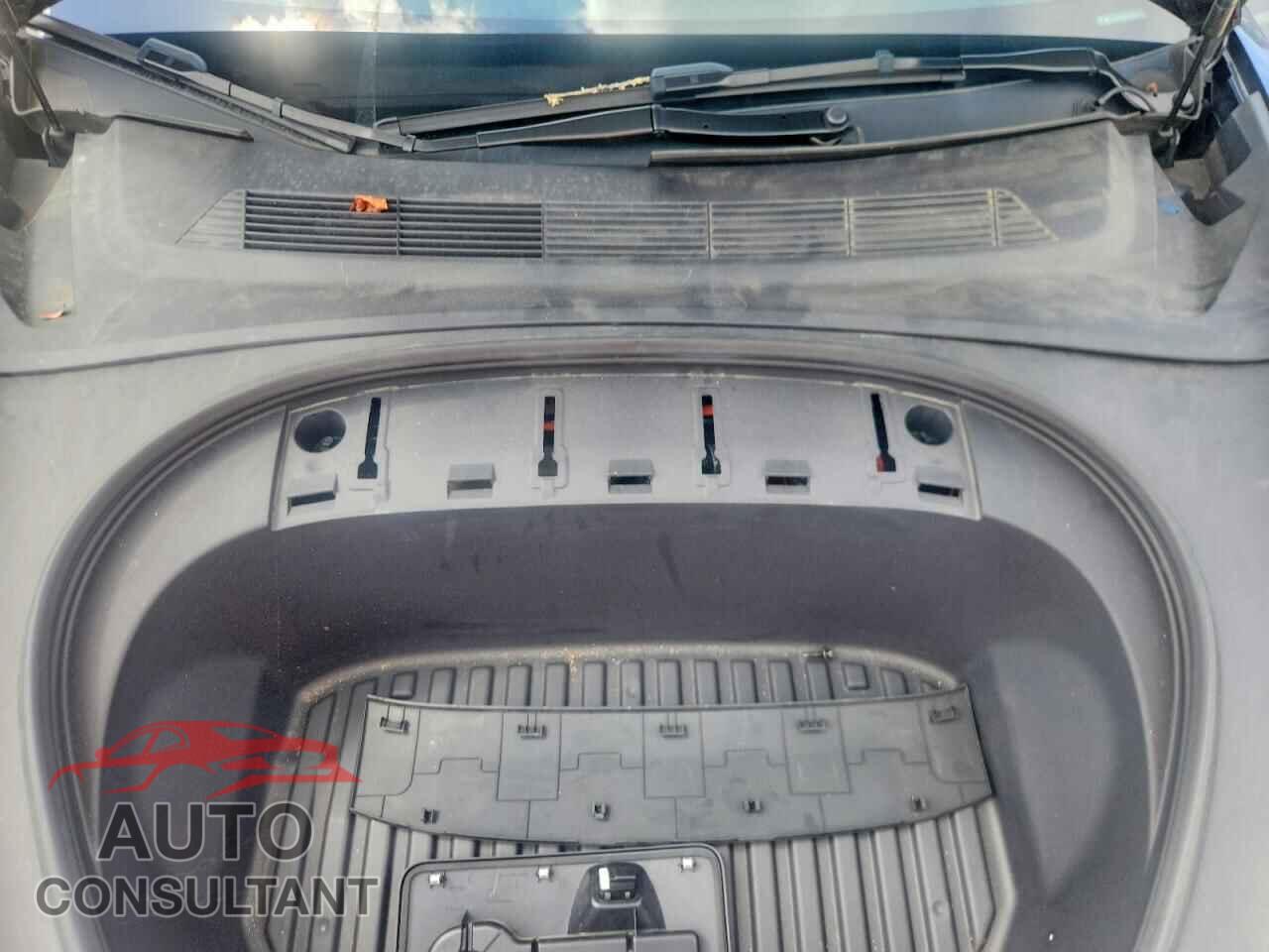 TESLA MODEL 3 2024 - 5YJ3E1EB3RF740879