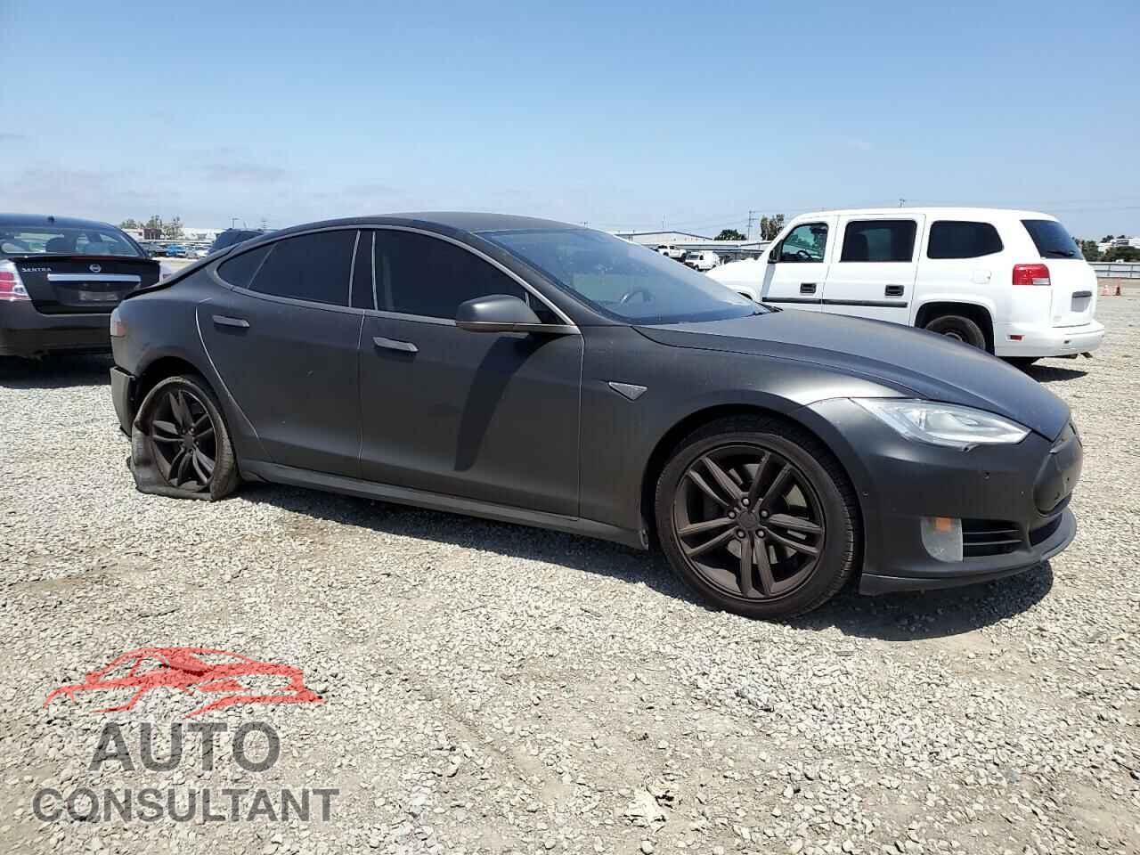 TESLA MODEL S 2015 - 5YJSA1E14FF117457