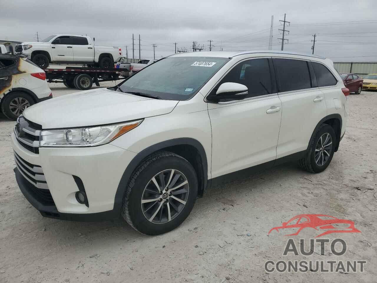 TOYOTA HIGHLANDER 2019 - 5TDKZRFH3KS552219