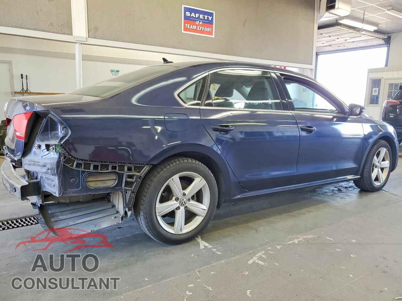 VOLKSWAGEN PASSAT 2012 - 1VWBP7A37CC040372