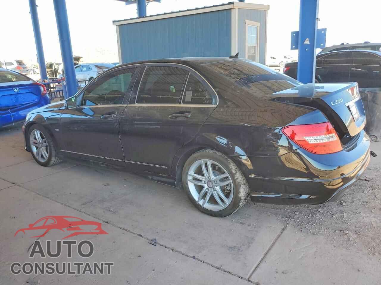MERCEDES-BENZ C-CLASS 2012 - WDDGF4HB4CR221018