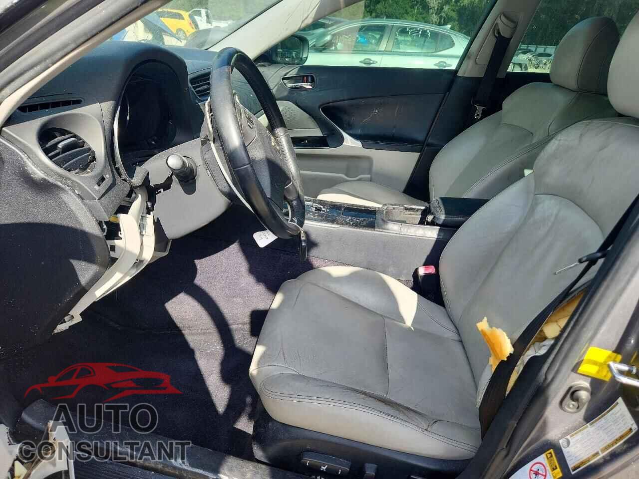 LEXUS IS 2012 - JTHBF5C27C5176020