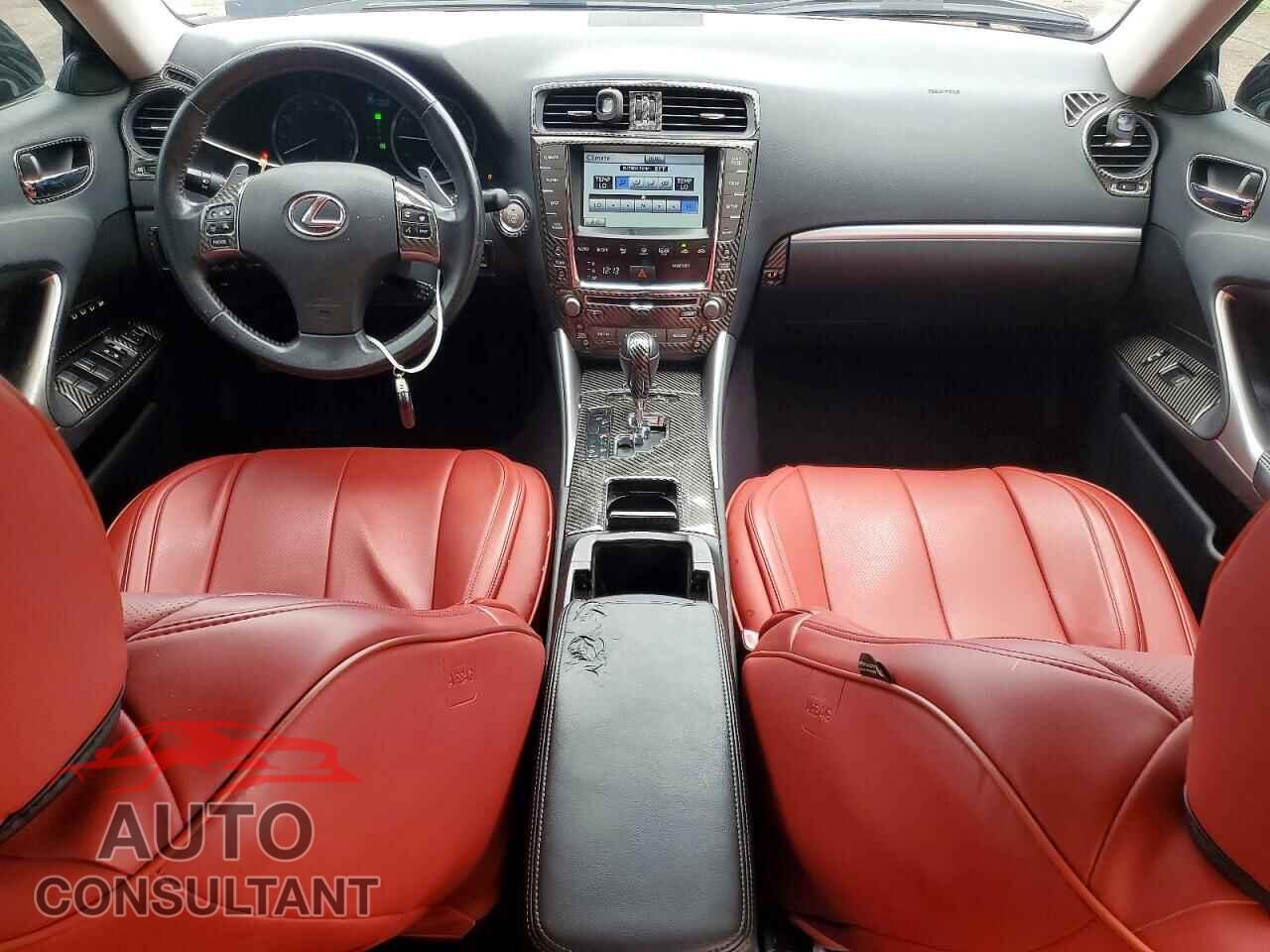 LEXUS IS 2011 - JTHCF5C25B5048197