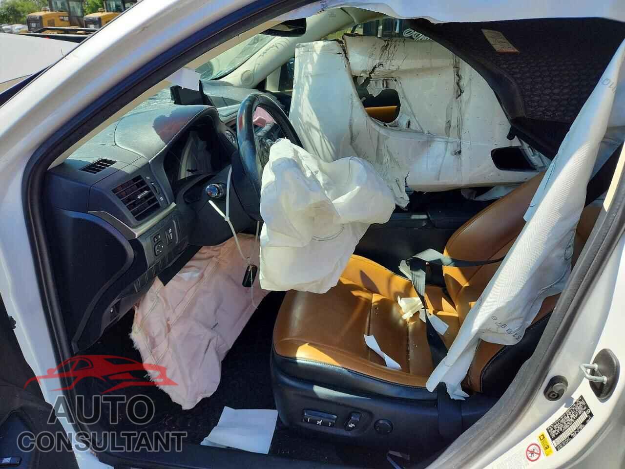 LEXUS CT 200 2014 - JTHKD5BH3E2181117