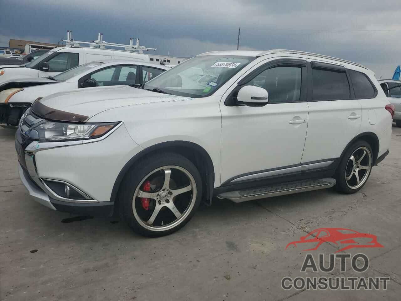 MITSUBISHI OUTLANDER 2018 - JA4AD3A32JZ028165