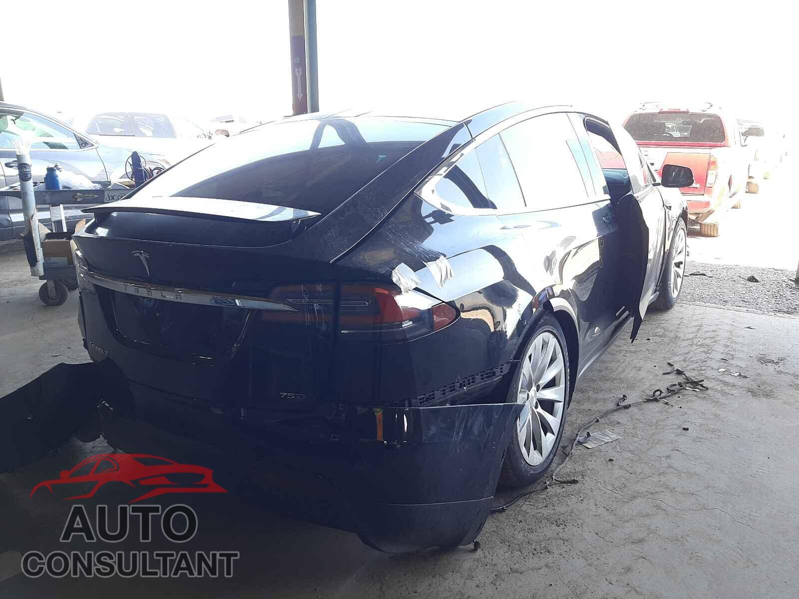 TESLA MODEL X 2017 - 5YJXCAE25HF079555