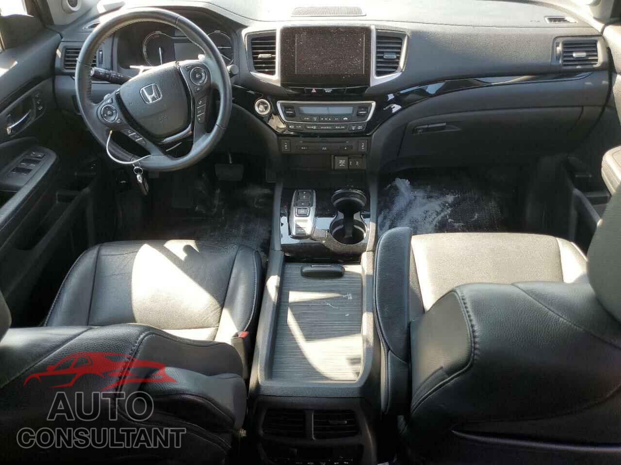 HONDA PILOT 2017 - 5FNYF6H93HB084643