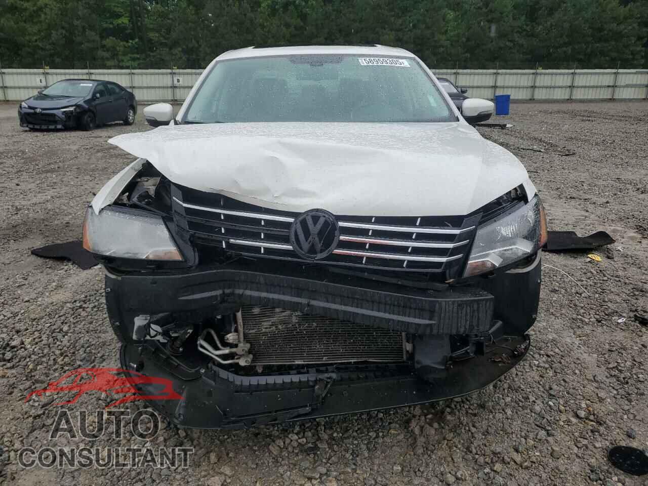 VOLKSWAGEN PASSAT 2013 - 1VWCH7A32DC056868